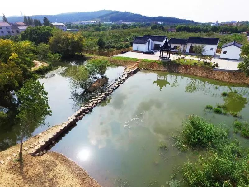 城湾村位于常州市武进区雪堰镇,城湾村位于常州市武进区太湖湾旅游