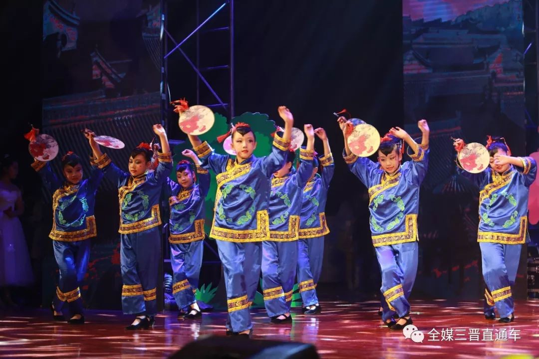 春晚歌舞节目中最好的 9107dd7c57614e77b5c5155d245b4815.jpeg