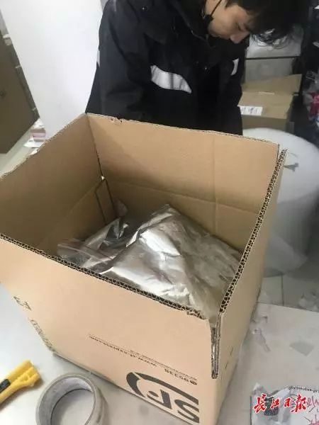 武汉本身人口_武汉人口密集图(2)