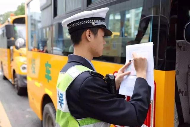 高速收费员工资一年能拿多少钱 fbbc01dd46954222bc9ade9fc4fca63b.jpeg