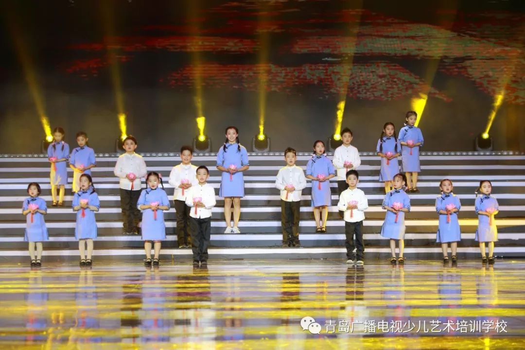 三高人群广场舞30分钟 ffb822b269ad410aa55742c021f1f0cf.jpeg