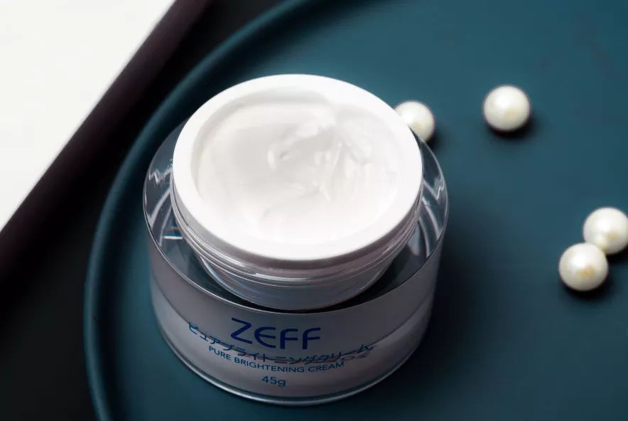 素颜霜是化妆品还是面霜 011ce2f5bf95480786939feb5e80a6a6.jpeg