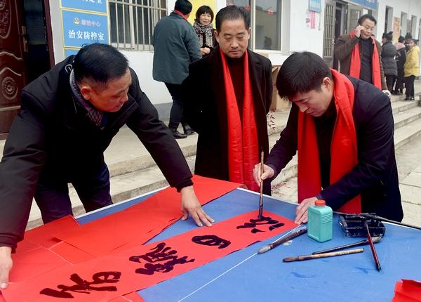 灵璧县冯庙镇后朱村:春晚舞出幸福梦