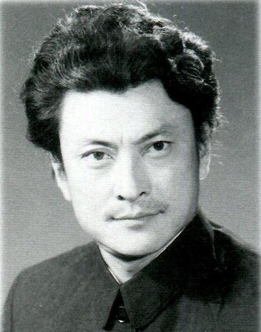 她曾演康熙王朝与名导同居27年不婚今62岁变秃头认不出