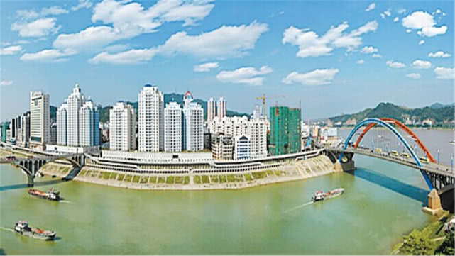 广西十四座城市百色gdp排名第几位_2019上半年城市GDP排名出炉,你的家乡上榜了吗(3)