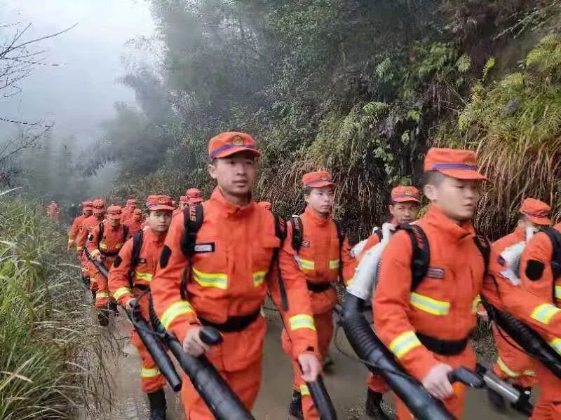 应急管理部森林消防局机动支队六大队在完成为期4天的宣传拉练后,抵达