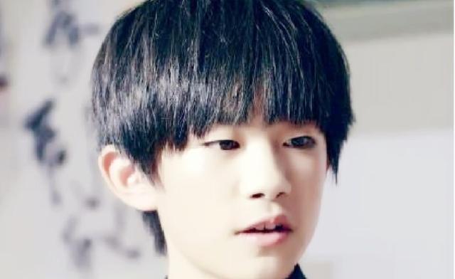 易烊千玺爸爸是做什么 d444498a56724cfdb306828b2bbdaaf8.jpeg