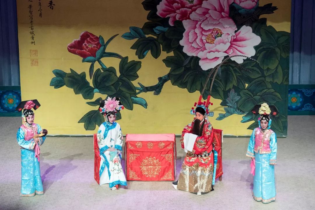 京剧《四郎探母》京剧折子戏《起解》京剧折子戏《状元谱》一桌、一扇，