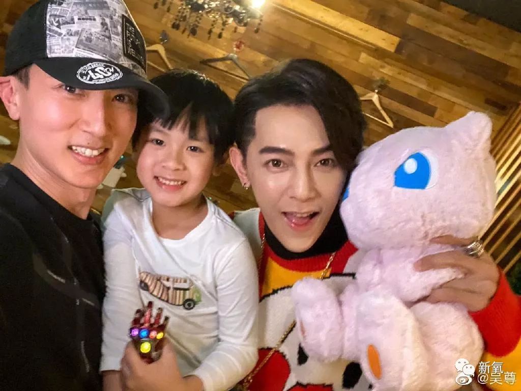 飞轮海辰亦儒老婆 f07cc2aa665c45efb1cab79616ae6862.jpeg