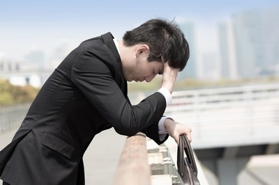 原创孩子就读的985大学寄来一封快递，张老师要评正高的喜悦不翼而飞！