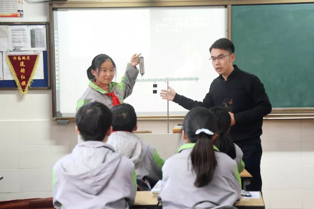 贤师泰日学校青年教师朱俊䶮以梦为马不负韶华