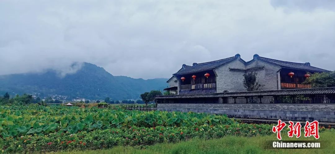 腾冲佤族人口_腾冲司莫拉佤族村图片