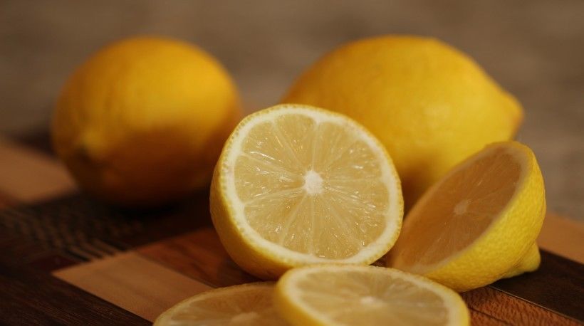 自己怎么做柠檬汁 7b9643aee3eb48f3b036555bac530330.jpeg