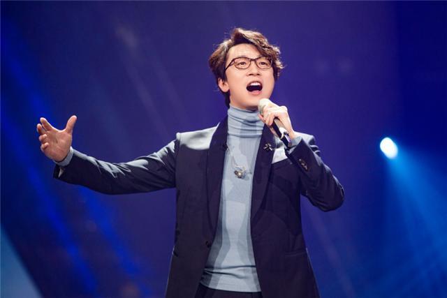 东方卫视主持人陈辰,丈夫余笛曾高调示爱,现在她活成了这样