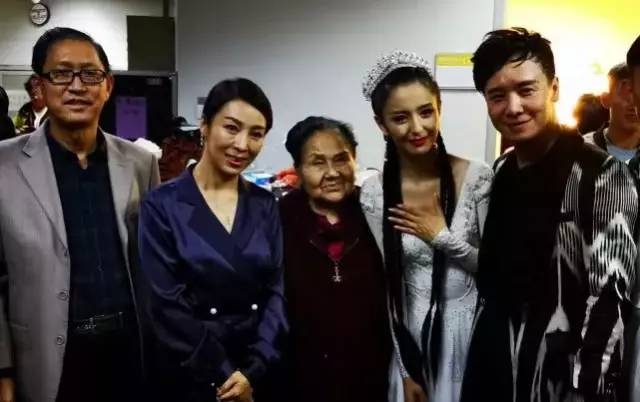 翻盘电视剧免费观看 f2f15ae5dbd44f70bb37427a7309f10b.jpeg