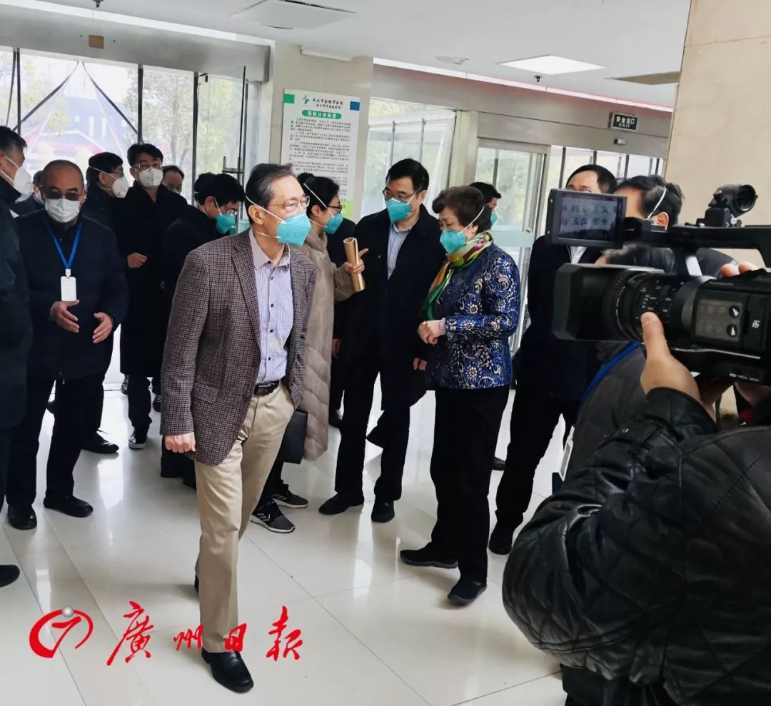 没想到他们都属鼠!第一个就是钟南山