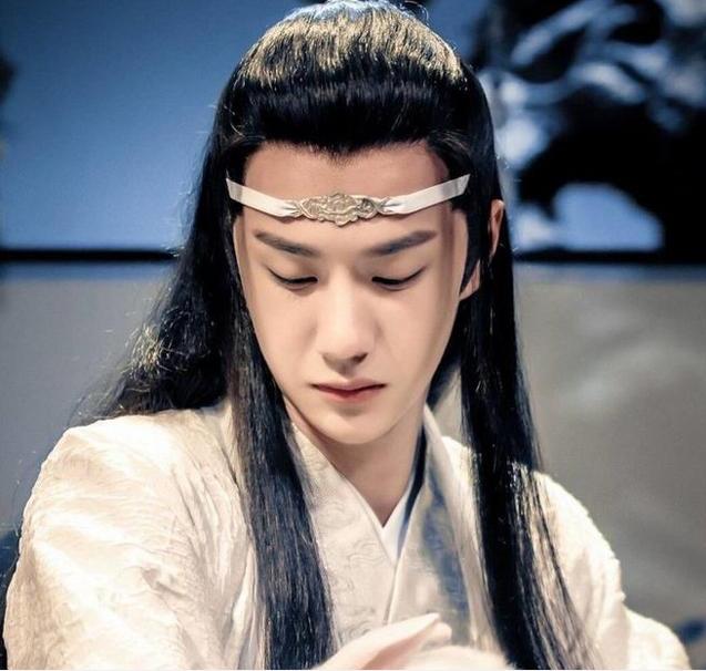 他才是导演心中的蓝忘机人选，因档期太满拒绝，这才成就了王一博_搜狐网