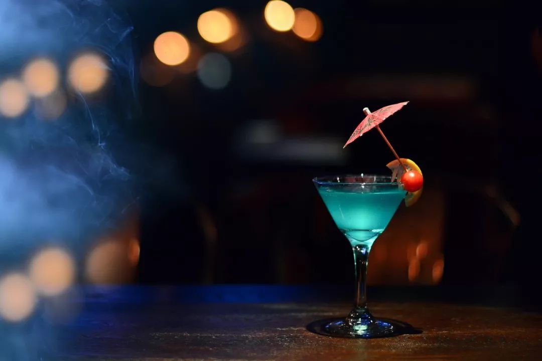 敬2020一杯酒,愿世间一切安好.