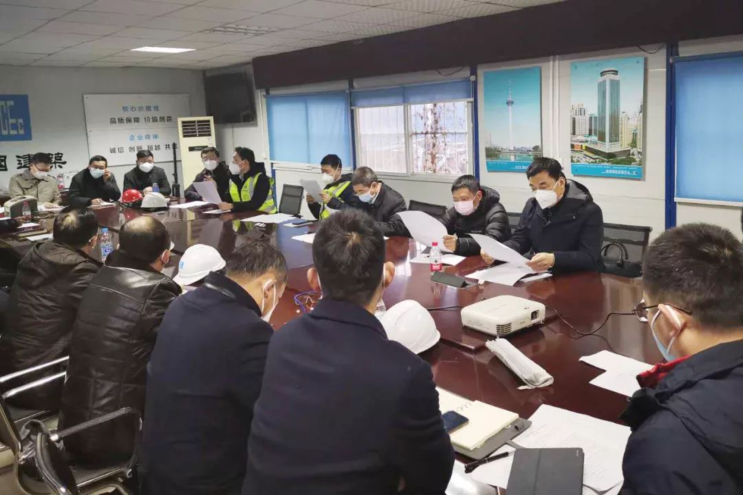 与病毒拼速度!武汉火神山医院第一间病房建成,"基建狂魔"再显神威!