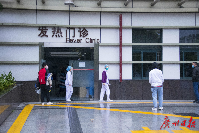 隔离区内新冠肺炎患者:武汉老乡们留在家里,不要出来了