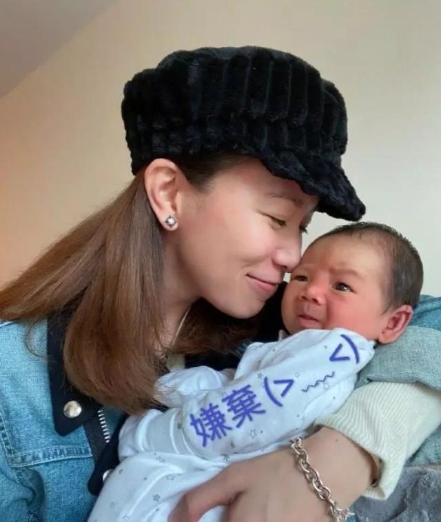 未婚梦境中的奇迹，怀抱双胞胎儿子，寓意与解析