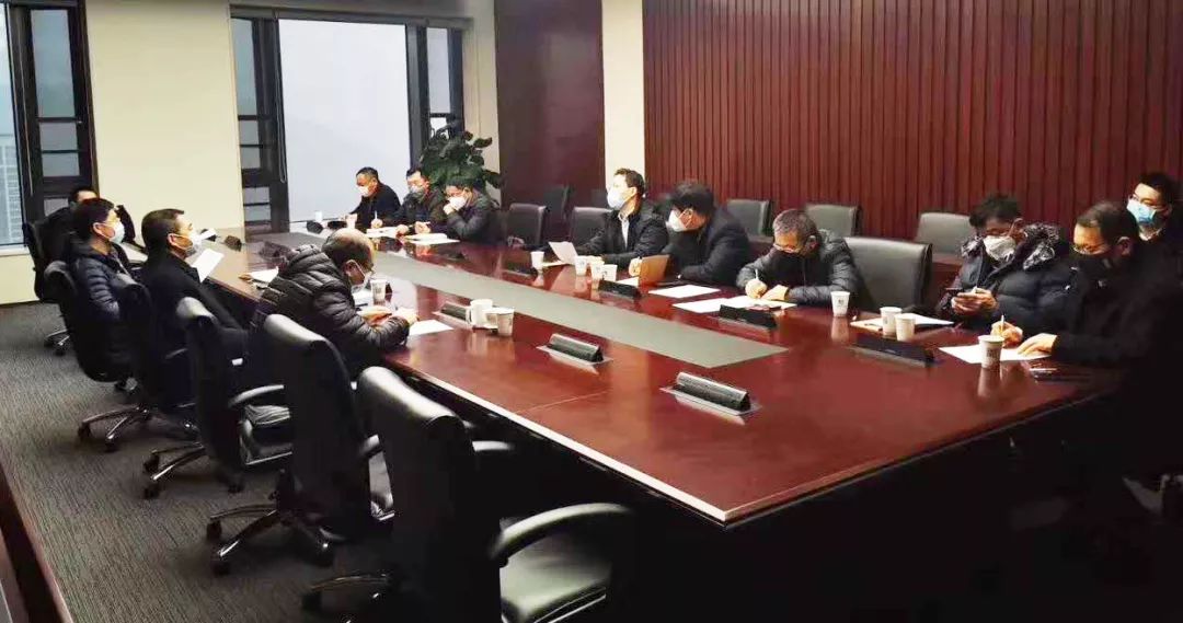 与病毒拼速度!武汉火神山医院第一间病房建成,"基建狂魔"再显神威!
