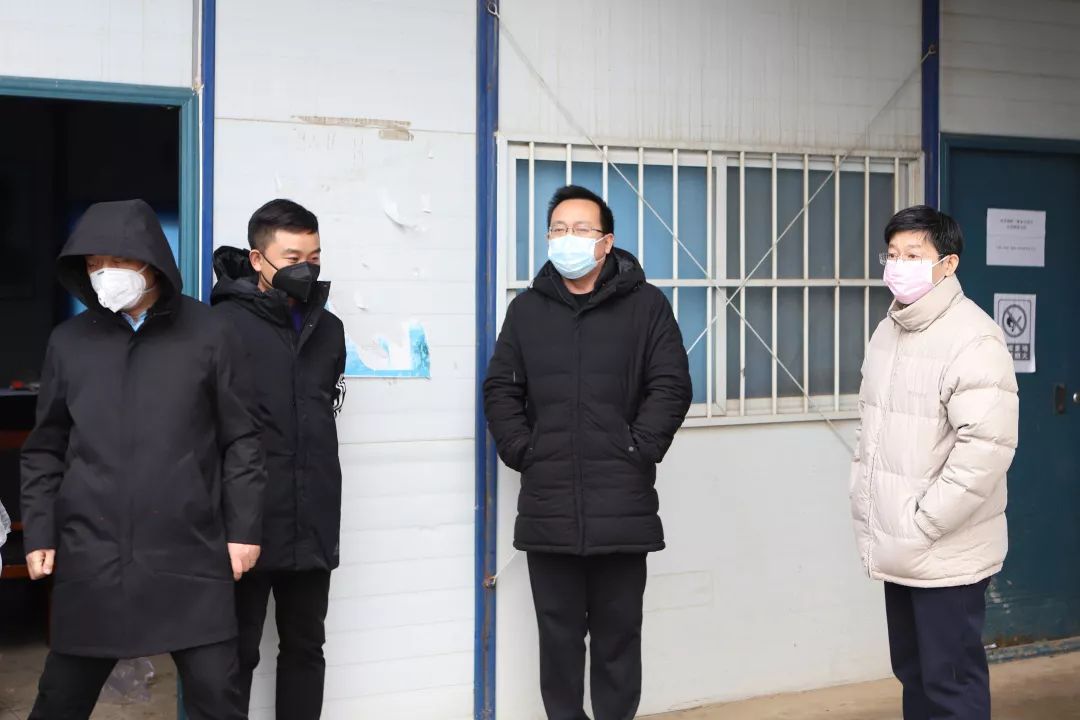 与病毒拼速度!武汉火神山医院第一间病房建成,"基建狂魔"再显神威!