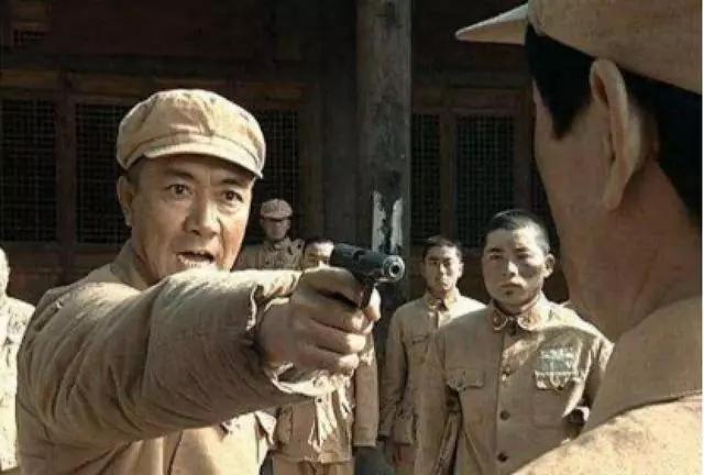 常乃超|亮剑：战败被俘的常乃超，为什么敢嚣张？原型身份很特殊