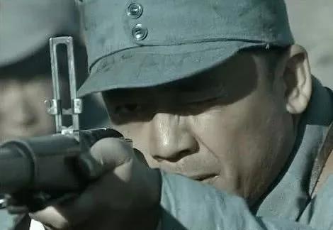 包围|孙德胜带领骑兵连被包围，李云龙为什么不去救？看看赵刚说了啥