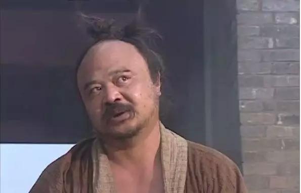 牛二|一向退让容忍的杨志为何痛恨牛二，不但杀了他，还要再补上两刀？