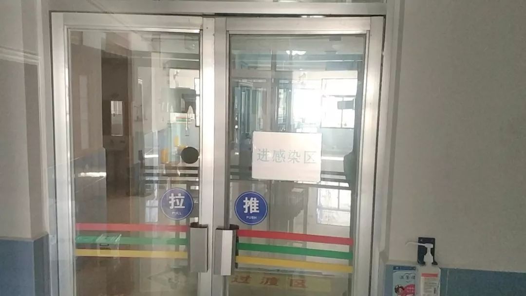 青关注 |直击丽江疫情隔离区:两名确诊患者情况稳定,用标准化方案救治