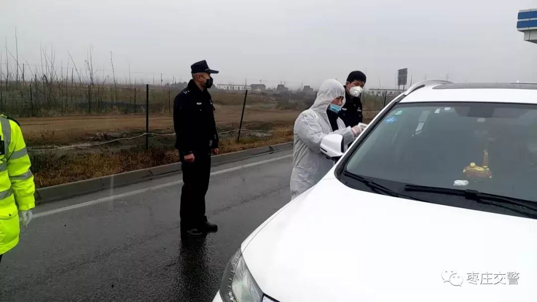 枣庄交警--扛起责任,坚守岗位