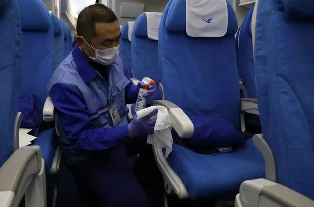 坐飞机有风险吗 d3634e4655d6438a98453979ef32ba08.jpeg