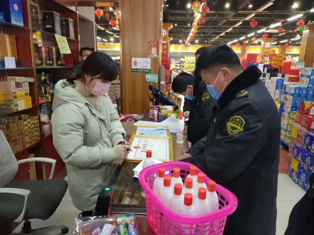 「阜阳」结果悲剧了…，曝光！阜阳一超市哄抬物价