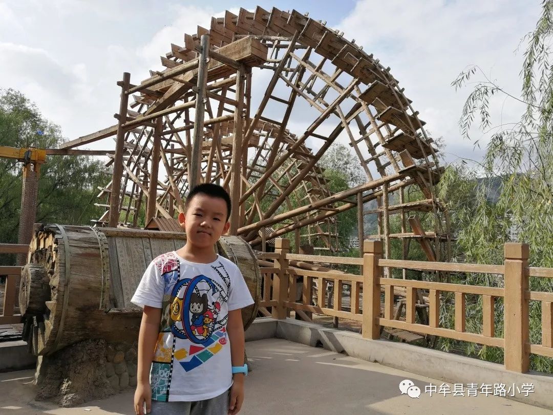 中牟县青年路小学校园之星杨晨宇