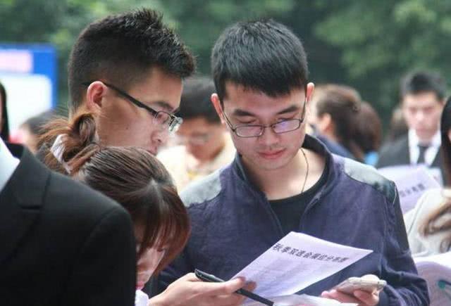 原创多所高校“推迟开学”时间，大学生在假期最应该做这几件事