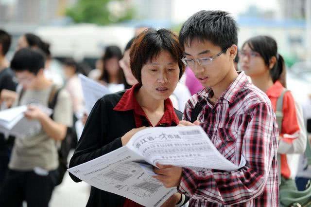 原创高中尖子班和和普通班学生成绩差异多大？为何学校喜欢设置重点班