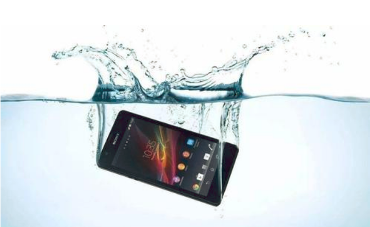 原创《囧妈》来教你如何处理掉水里的手机,但是这种方法真的可行吗?