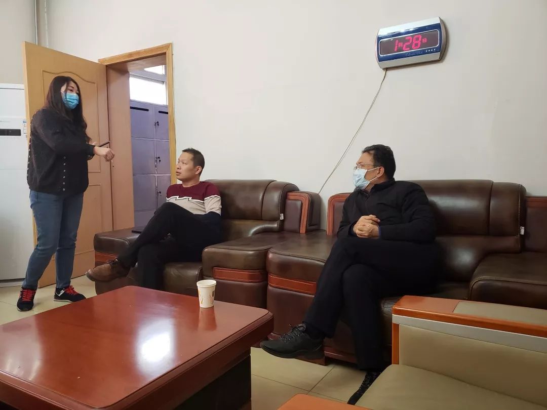 抗击疫情 众志成城 区委常委,区纪委书记,区监委主任席成坡"四不两