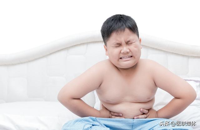 「做一个温暖妈妈」宝宝胖就是有福气？体重超标，5种危害或会影响孩子一生