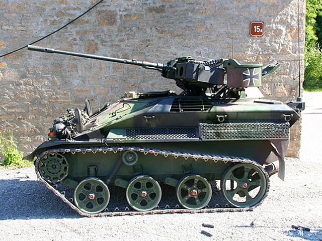 军事丨德国"鼬鼠"装甲车被认为是,世界上最小的装甲车