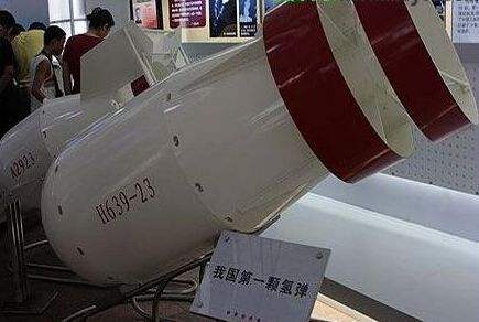 原创氢弹吊装的时候吊装车间忽然停电钱学森镇定指挥才排除了险情
