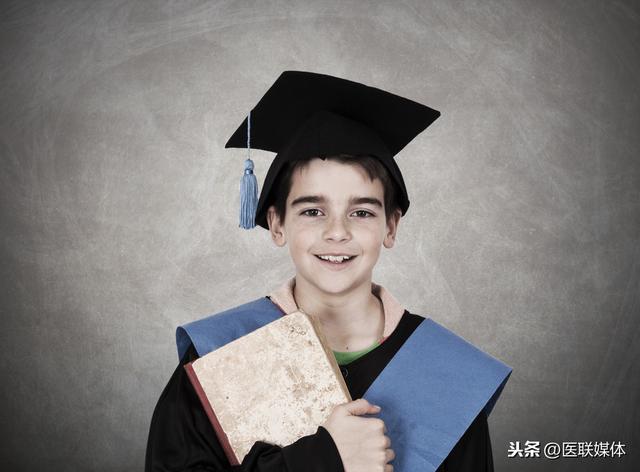 「做一个温暖妈妈」宝宝胖就是有福气？体重超标，5种危害或会影响孩子一生