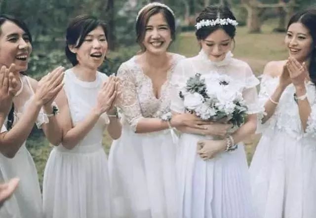 黄日华女儿闪婚嫁给软饭男,黄日华发怒断掉女儿经济来源!
