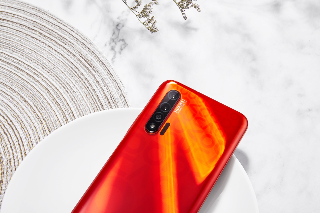 春节礼物首选 华为nova6系列蜜语红配色吸睛十