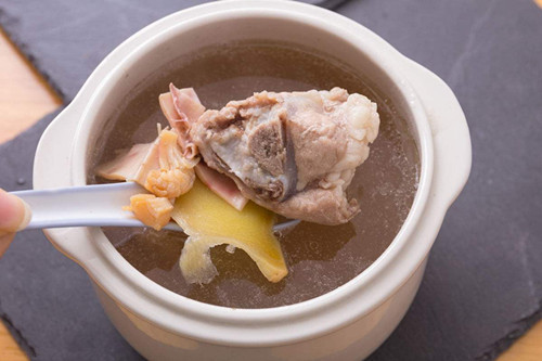 排骨汤放什么材料好补气血 ccc3d841b70146608f8bc70292e92a40.jpeg