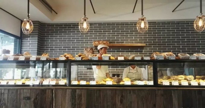 网红蛋糕店装修图片 db17d1badfd34bca9c8b4768453353c2.jpeg