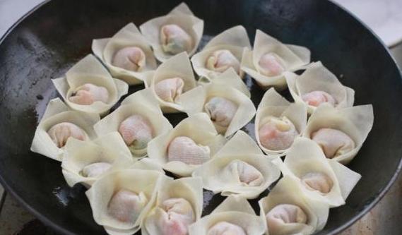 馄饨的正确煮法 24f97e47803f4837b158768025323eaa.jpeg
