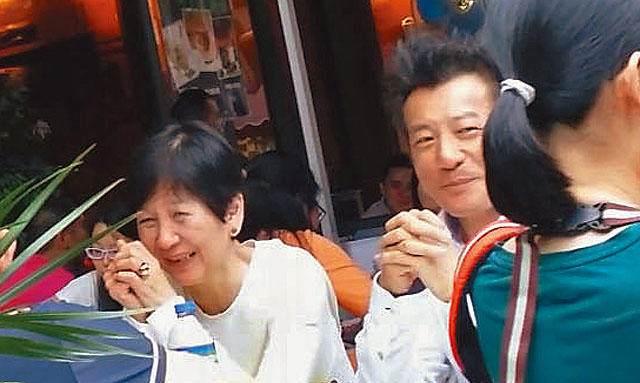 67歲老戲骨依然很有型 和老婆結婚過40年還很恩愛 娛樂 第7張