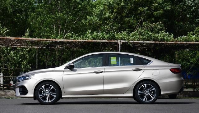 2020年一月份桑塔纳_原创懂车的早已不看桑塔纳!这车大一圈,标配胎压显